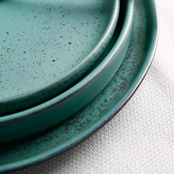 松石绿陶瓷餐具