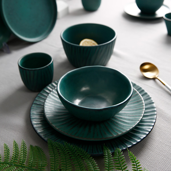 松石绿陶瓷餐具