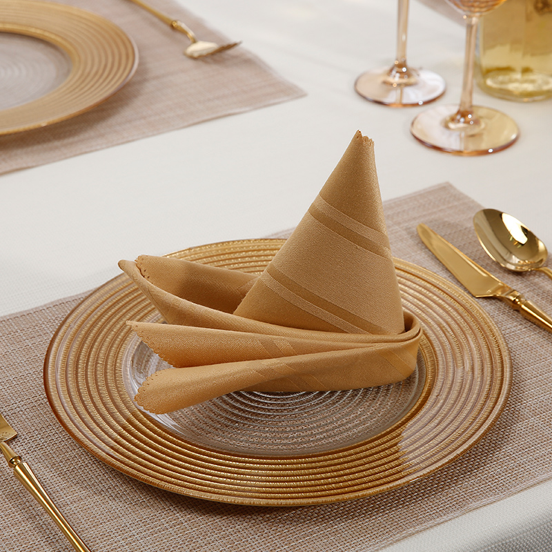 简约花边餐巾布