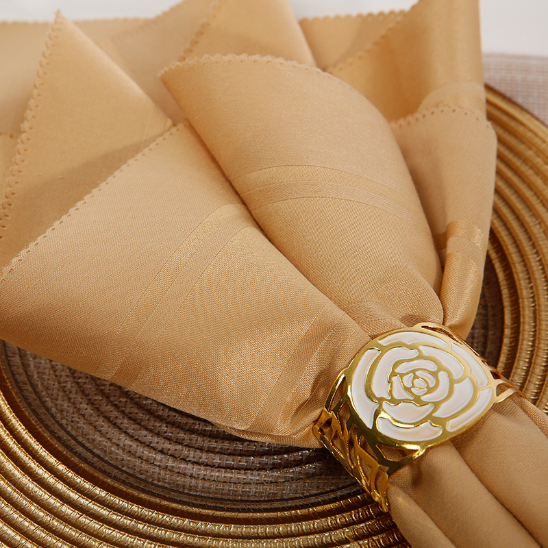 简约花边餐巾布