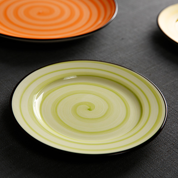 炫彩黑边陶瓷圆盘