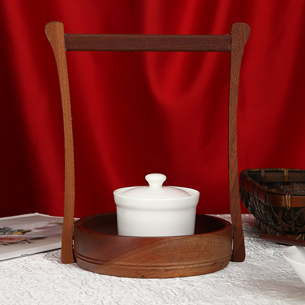 纯白色陶瓷炖盅