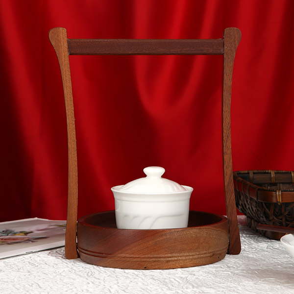 纯白色陶瓷炖盅