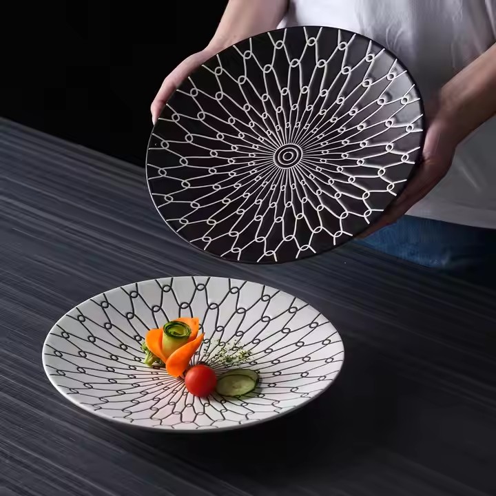网线纹黑白餐盘