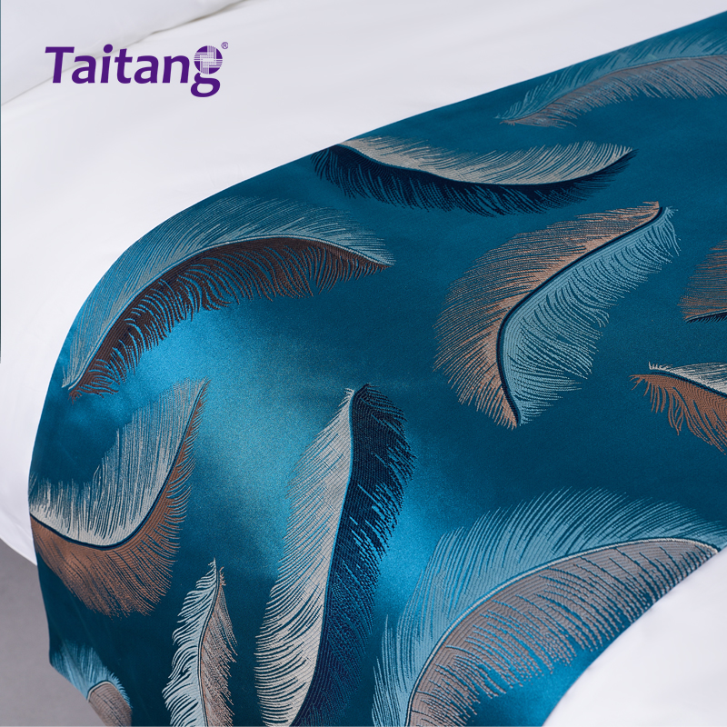 羽影沧蓝-轻奢酒店床旗抱枕套系列